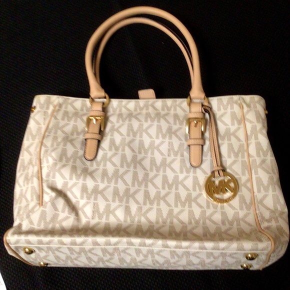 MICHAEL Michael Kors Jet Set Vanilla Medium Work Tote - Picture 1 of 3